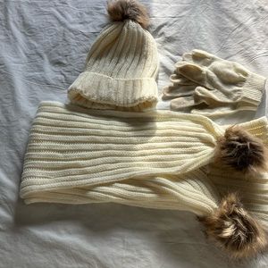 Scarf, hat, gloves set